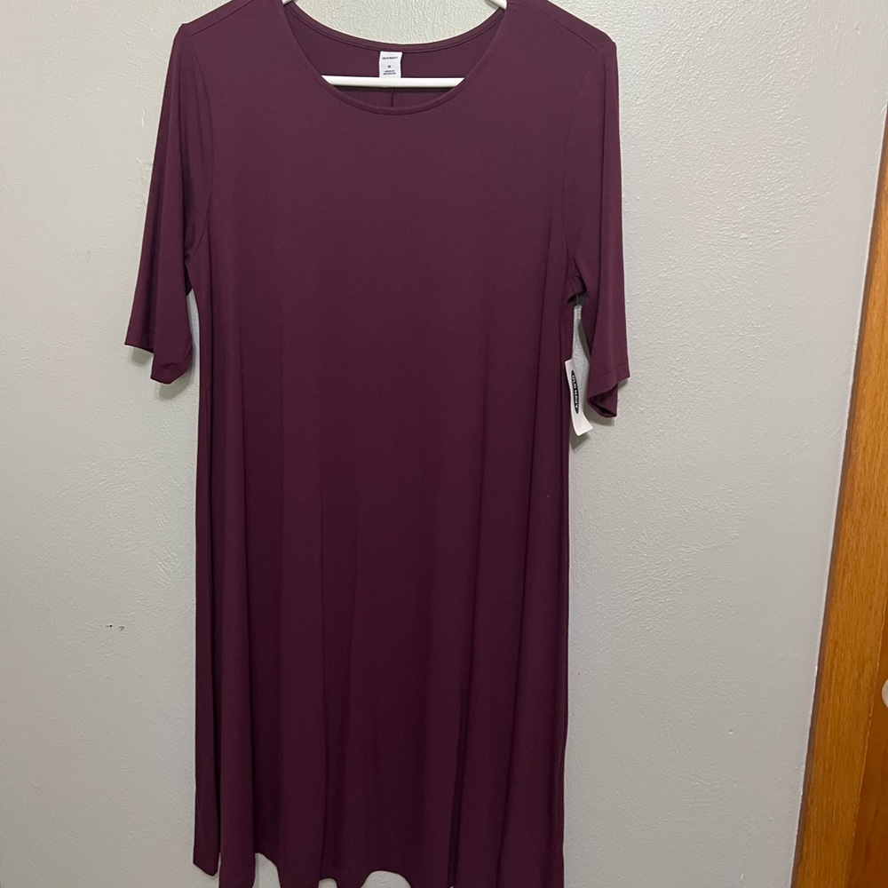 Maroon midi dress from Old Navy. Never worn!